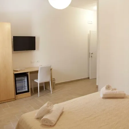 Donna Rosa Bed & Breakfast 4*