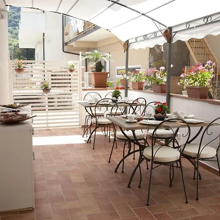 Donna Rosa Bed & Breakfast Tropea