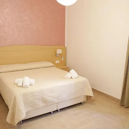 Donna Rosa 4*